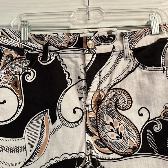 Chico’s So Slimming Ankle Length pants .5 - Picture 2 of 6